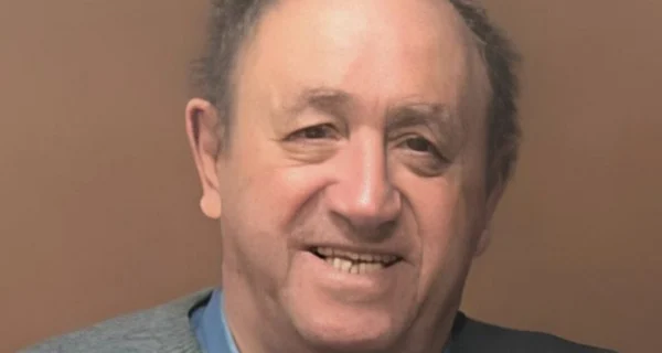 Luis Margani en escena de Mundo Grúa