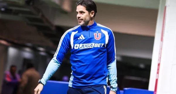 Fernando Gago dirigiendo a Universidad de Chile tras su recuperación