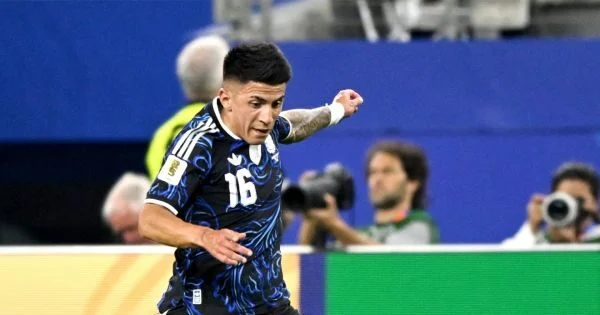 Thiago Almada en acción
