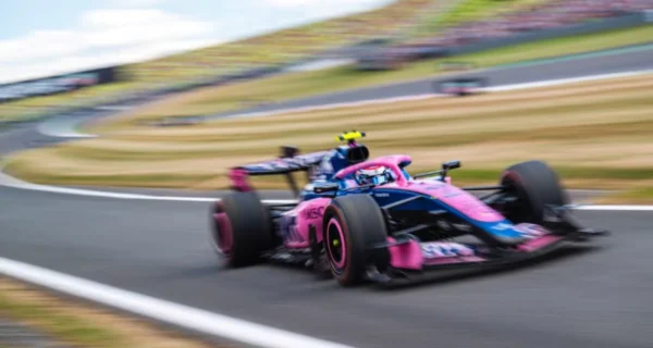 Franco Colapinto en acción durante el GP de Gran Bretaña