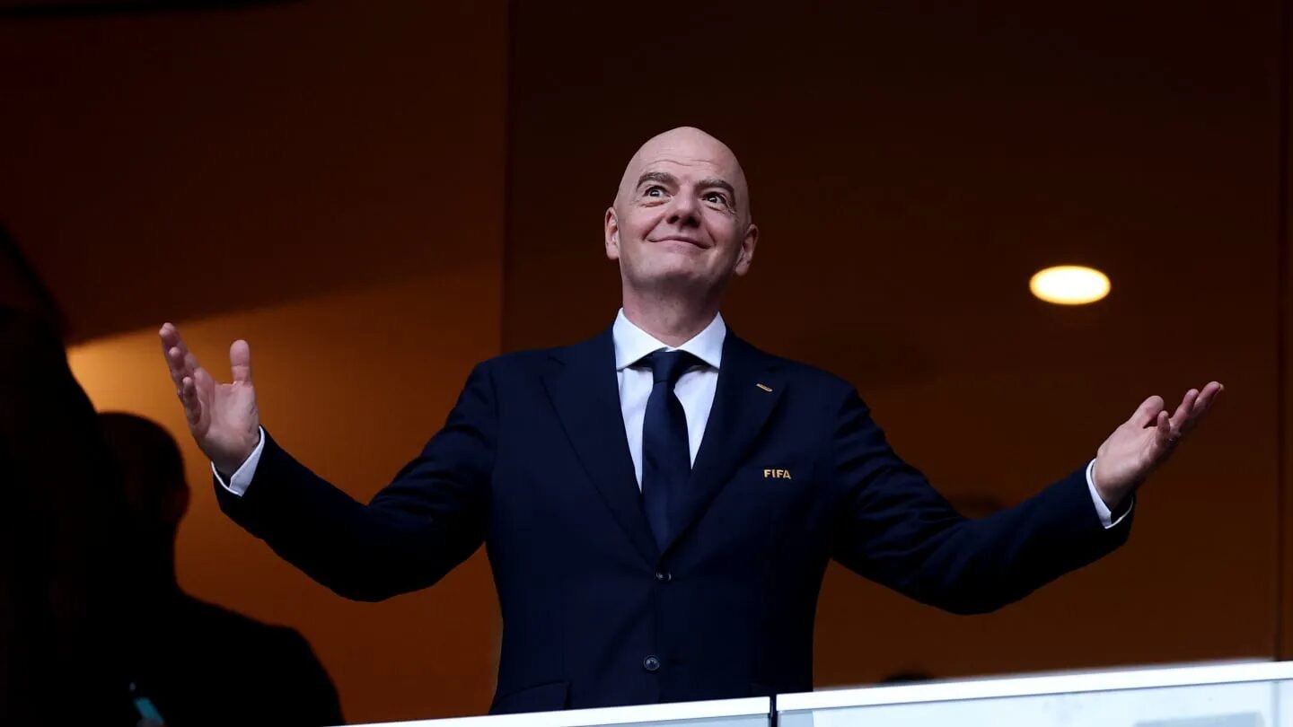 Gianni Infantino discutiendo sobre el Mundial 2030