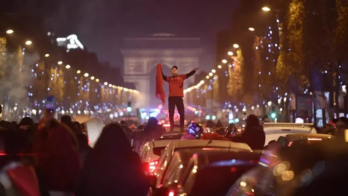Incidentes en París tras la victoria de Francia sobre Marruecos