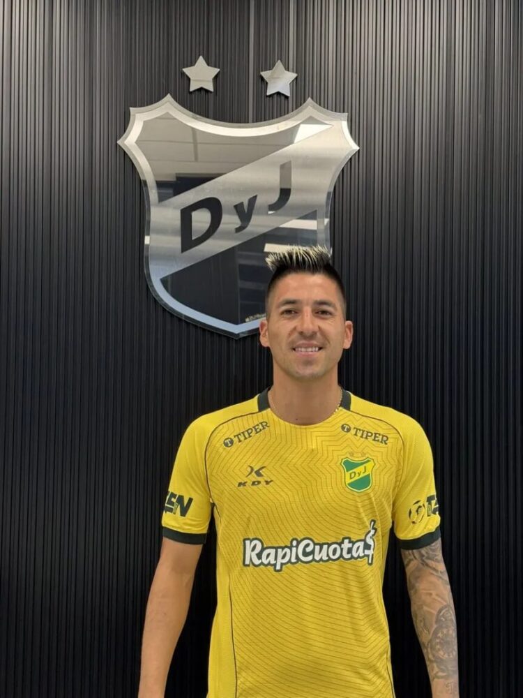 Leandro Fernández en su regreso a Defensa y Justicia