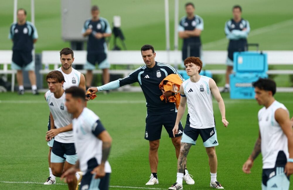 Lionel Scaloni ensaya tácticas antes de la final del Mundial: los 13 jugadores seleccionados