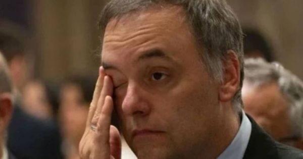 Manuel Adorni en una conferencia de prensa
