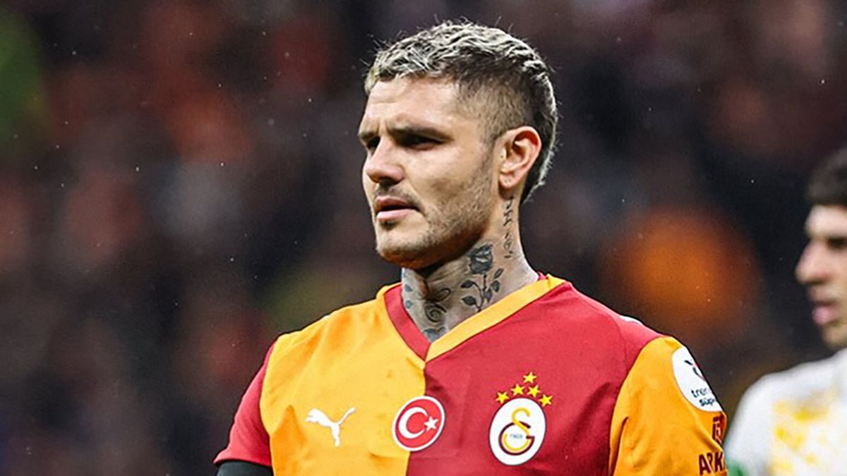 Mauro Icardi en acción durante un partido de fútbol