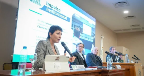 Mayra Mendoza en la clase magistral sobre el desafío hídrico