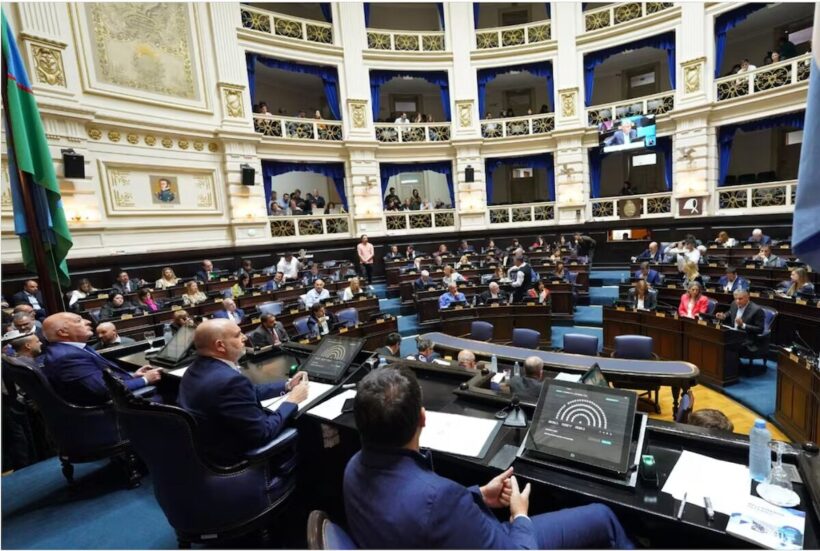 Milei se reúne con legisladores tras la salida de Adorni para retomar la agenda del Gobierno