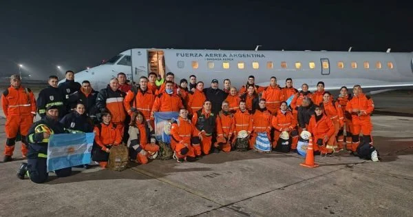 Brigadistas argentinos partiendo hacia Venezuela para asistencia humanitaria