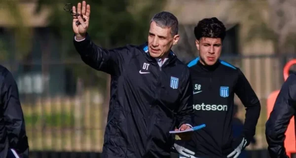 Racing Club entrenando