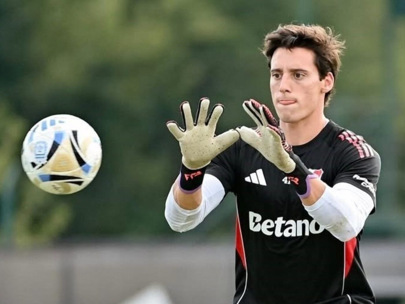 Santiago Beltrán en el arco de River Plate