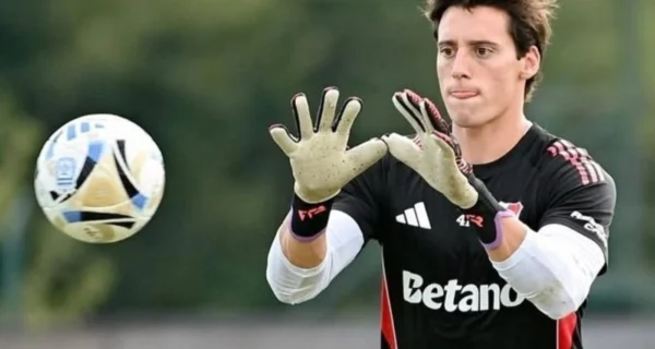 Santiago Beltrán en el arco de River Plate