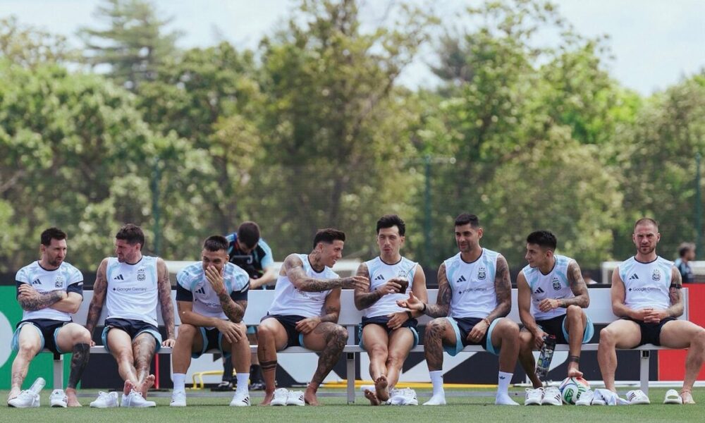 TODAS LAS FOTOS DE LA DESPEDIDA DE LA SELECCIÓN ARGENTINA DE KANSAS CITY ANTES DEL PARTIDO CON INGLATERRA