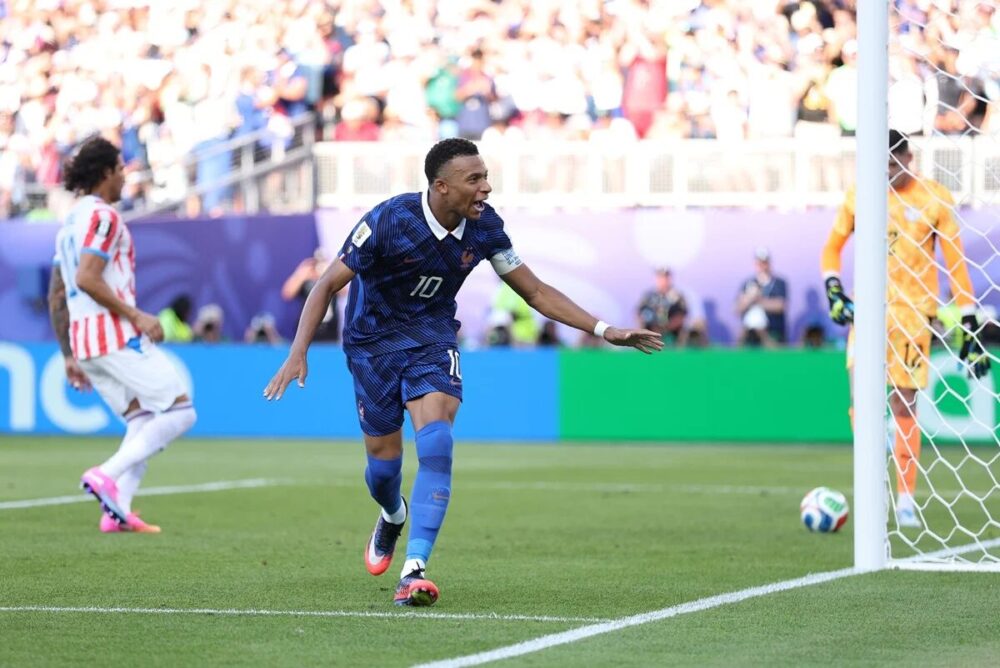 Kylian Mbappé celebra su gol en el partido entre Francia y Paraguay en el Mundial 2026