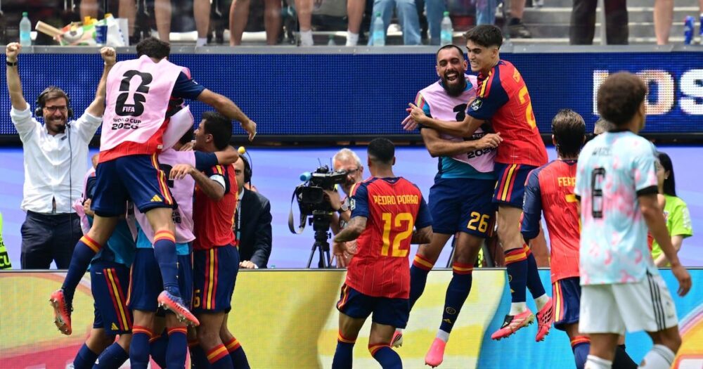 Celebración de la selección española tras vencer a Bélgica