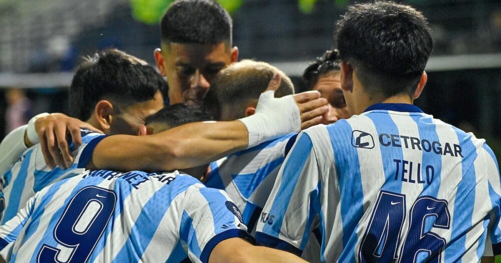 Racing Club celebra un gol en la Copa Argentina