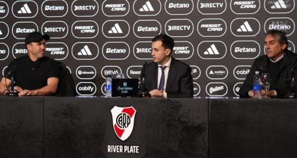 Eduardo Coudet en conferencia de prensa