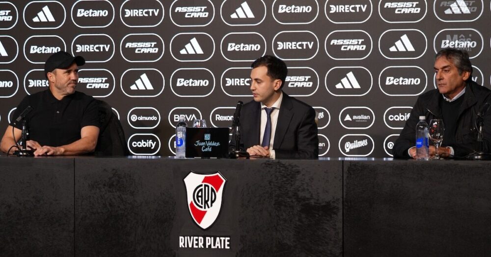 Eduardo Coudet en conferencia de prensa