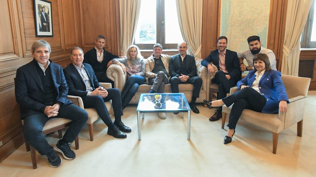 Reunión de la mesa política del Gobierno