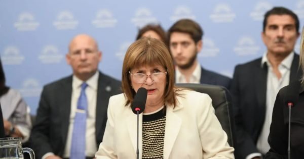 Sesión del Senado sobre la Ley de Tierras
