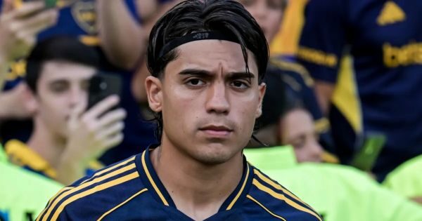 Exequiel Zeballos en acción con Boca Juniors