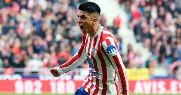 Thiago Almada en acción