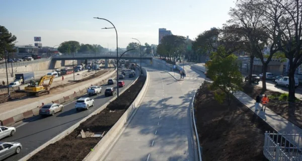 Colectora sur de la autopista Dellepiane