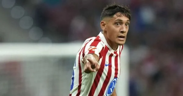 Nahuel Molina en acción