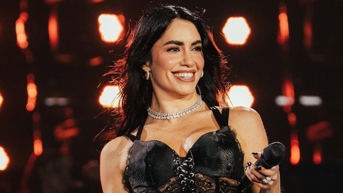 Lali Espósito en concierto en el Estadio Monumental