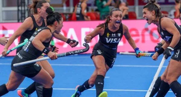 Las Leonas celebrando su victoria en el Mundial de hockey