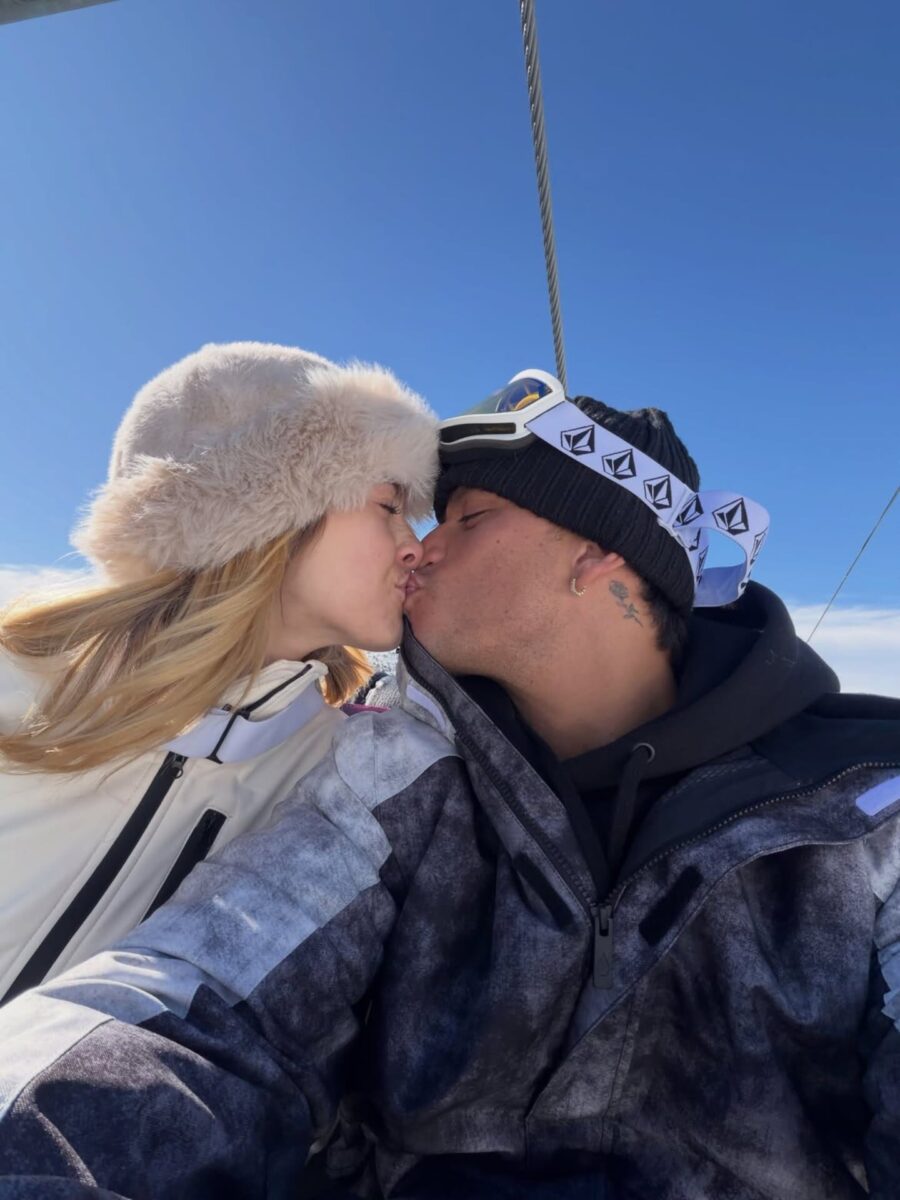 Lolo Poggio experimenta la nieve por primera vez con su novio Nick Sicaro