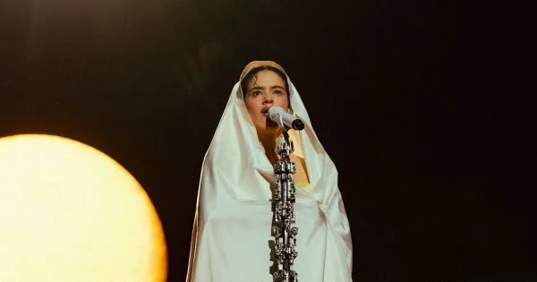 Rosalía despidiéndose de sus fans en Buenos Aires