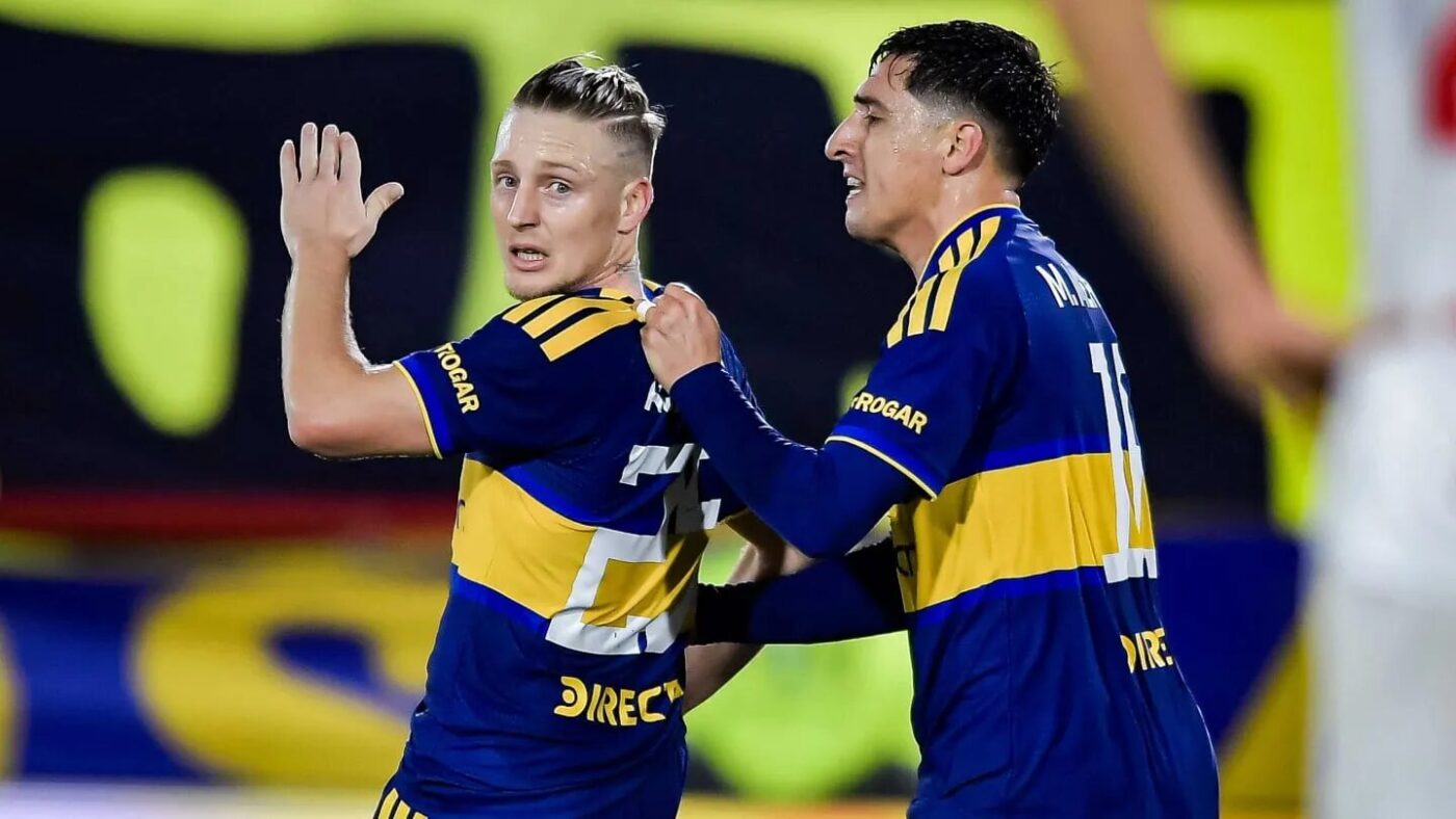 Santiago Ascacíbar celebra su gol con Boca Juniors