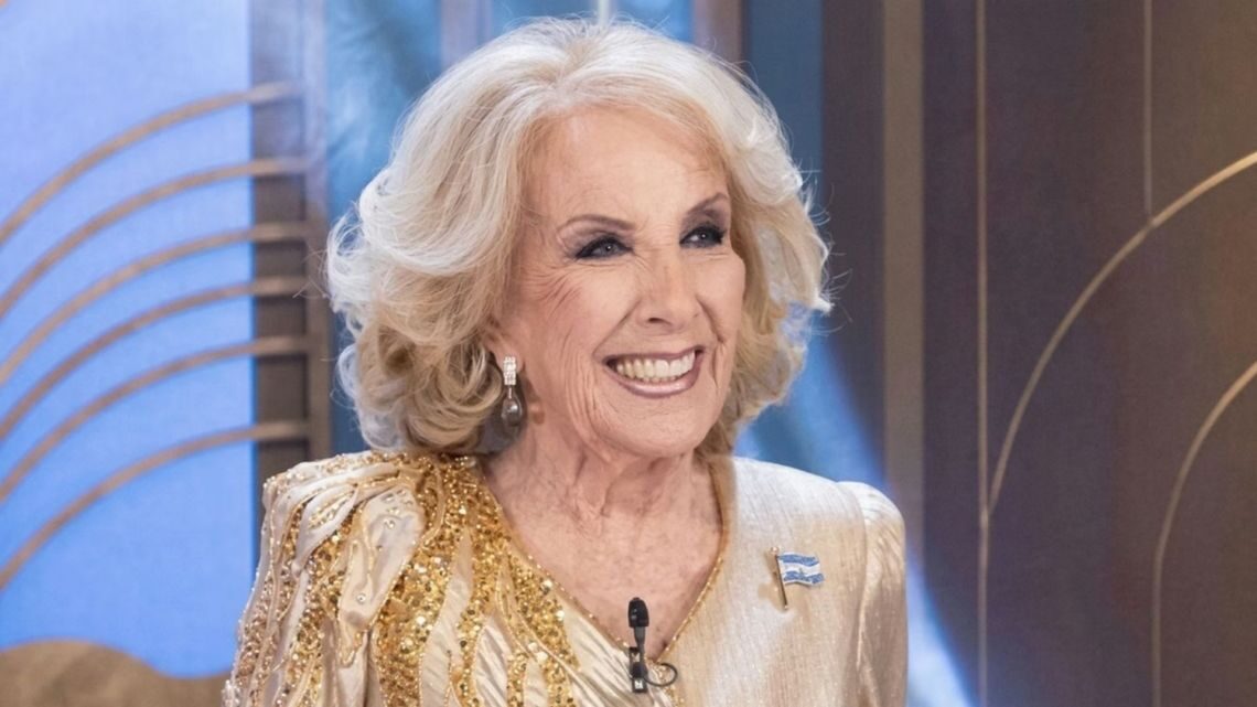 Mirtha Legrand con su familia