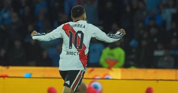 River Plate celebrando un gol contra Belgrano